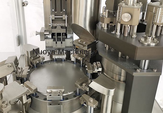 Capsule liquid filling and sealing machine